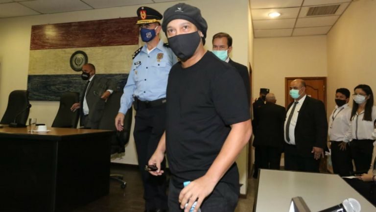 Después de 171 días de cárcel, Ronaldinho está libre