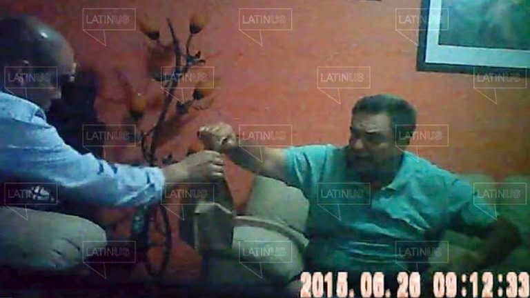 Exhiben a hermano de AMLO presuntamente recibiendo dinero para campaña de 2018