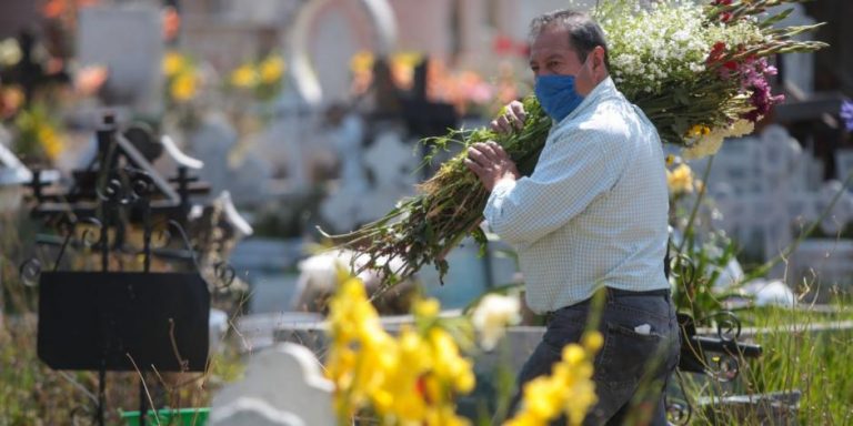 Suman 62 mil 76 muertes por coronavirus en México