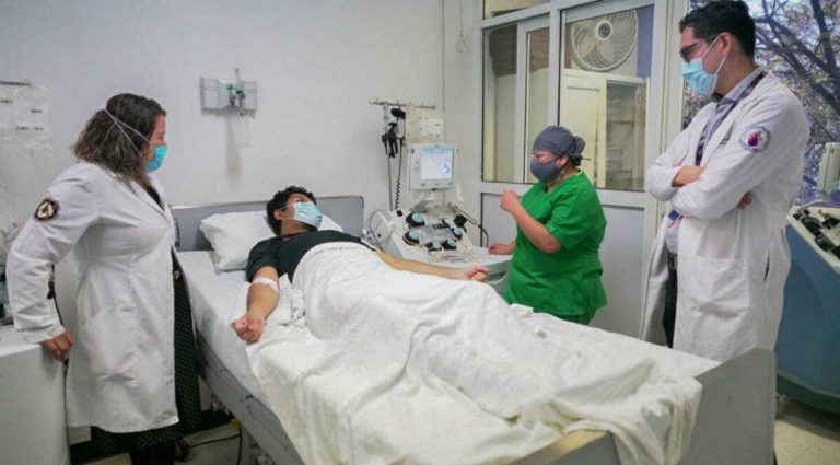 Pacientes de COVID tienen 6 meses anticuerpos