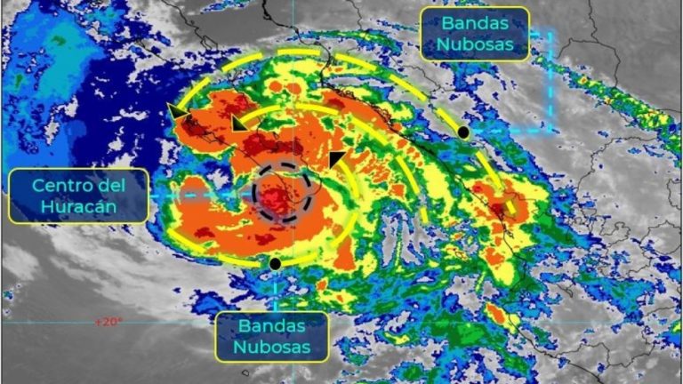 Huracán ‘Genevieve’ cerca de Cabo San Lucas, BCS