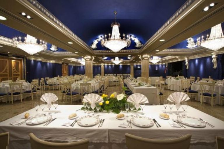 Anuncian próxima reapertura de salones de eventos