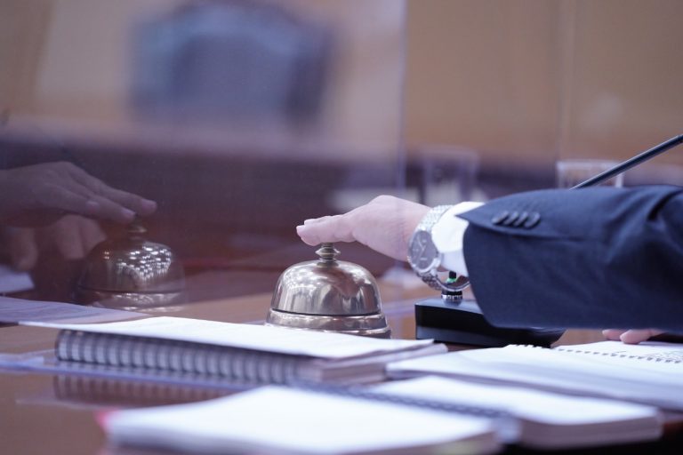 Quieren explique Mazatlán cuentas por 118 lámparas en $21 millones