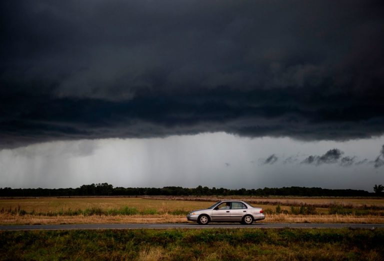 ‘Laura’ ahora es un gran huracán de categoría 3