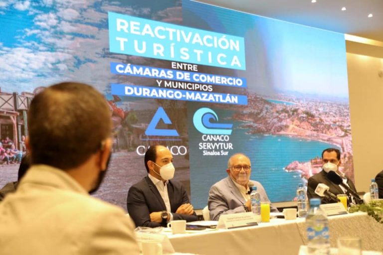 Promueve el ‘Químico’ su obra en Durango