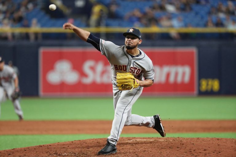 Roberto Osuna a la lista de lesionado de Astros