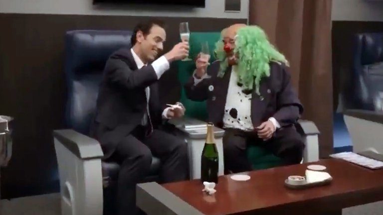 Brozo y Loret se la rifan… en el mismísimo avión presidencial