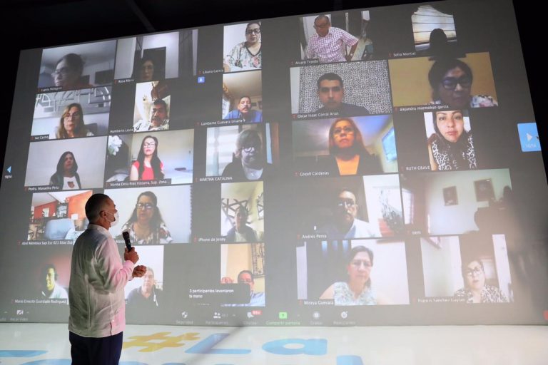 No habrá computadoras para todos, Quirino a maestros