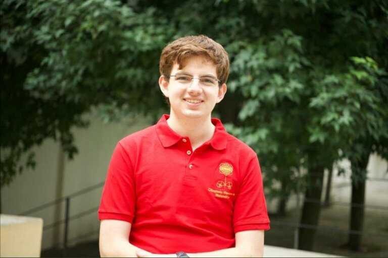 Gana sinaloense en Rusia bronce en matemáticas