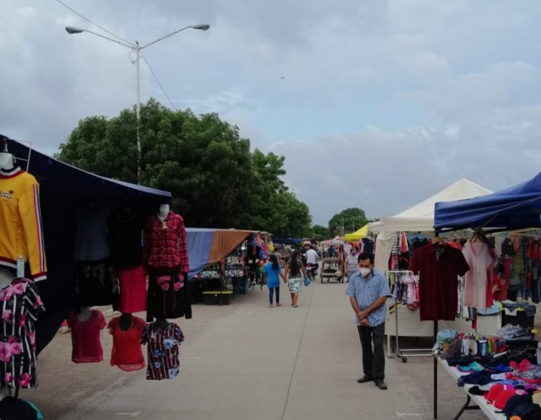 Dotarán de baños, alumbrado y seguridad a tianguis de Villa Juárez