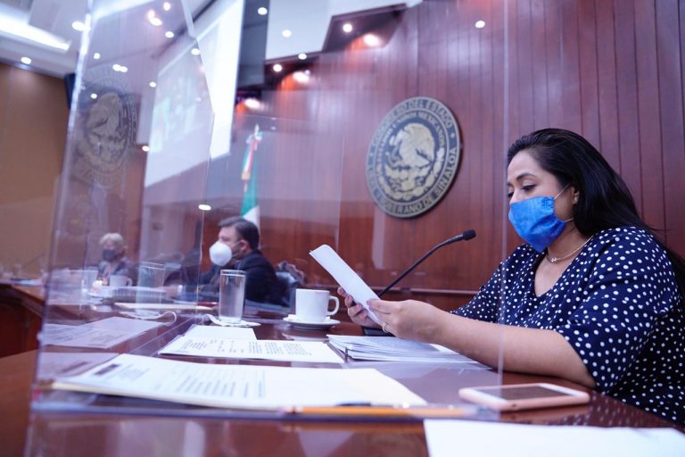 Dan lectura a propuesta para ratificar nombramiento en Ismujeres