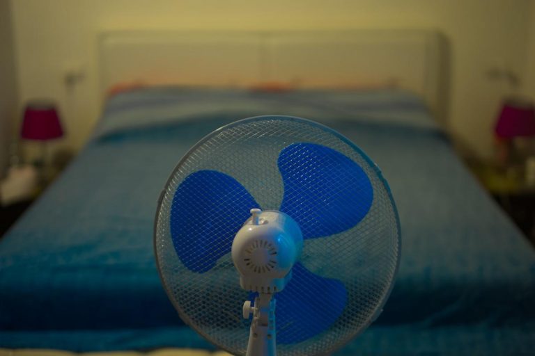 Nunca debes usar un ventilador en el dormitorio