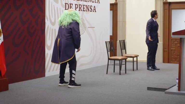 Quién ’pompó’: AMLO responde a parodia de Loret de Mola y Brozo
