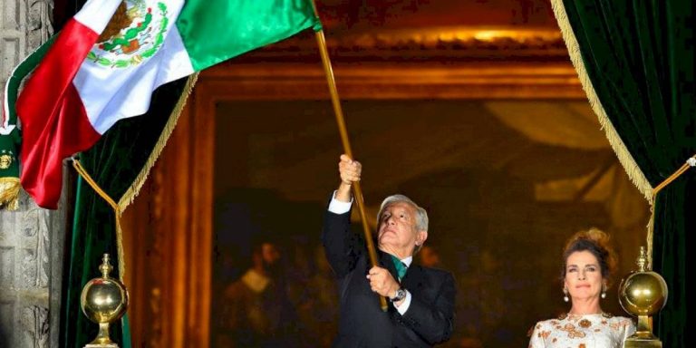 ¡Viva la esperanza en el porvenir!, lanza AMLO en el Grito de Independencia