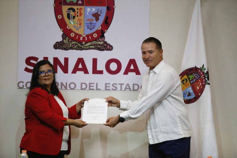 Toma Quirino protesta a nueva directora del Ismujeres