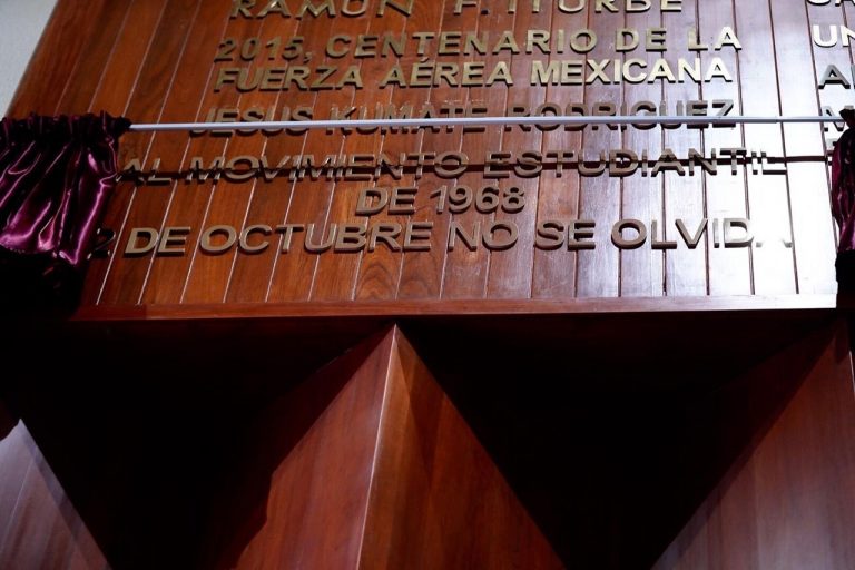 Inscriben diputados en muro de honor el 2 de Octubre