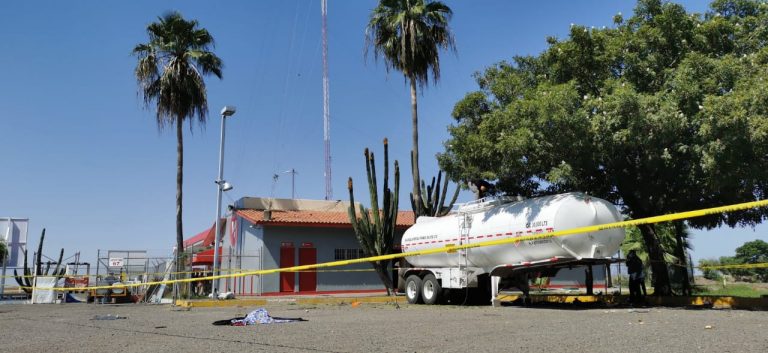 Muere al explotar válvula de camión en La Platanera