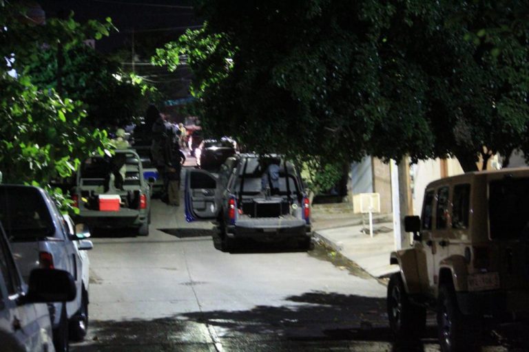 Realizan militares presunto cateo en Loma Linda, Culiacán