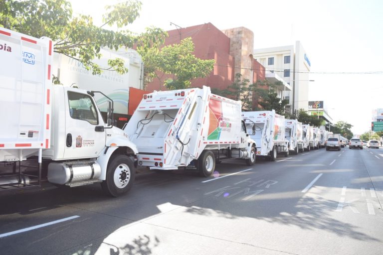Presume Culiacán 40 nuevos camiones recolectores