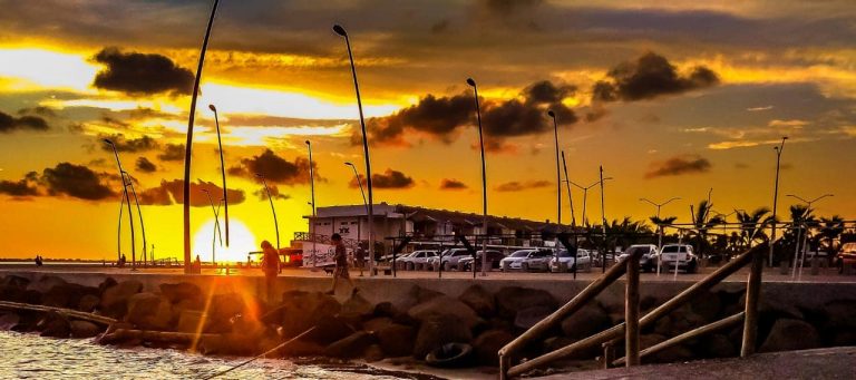 En pie restaurantes de Altata pese a baja de turismo