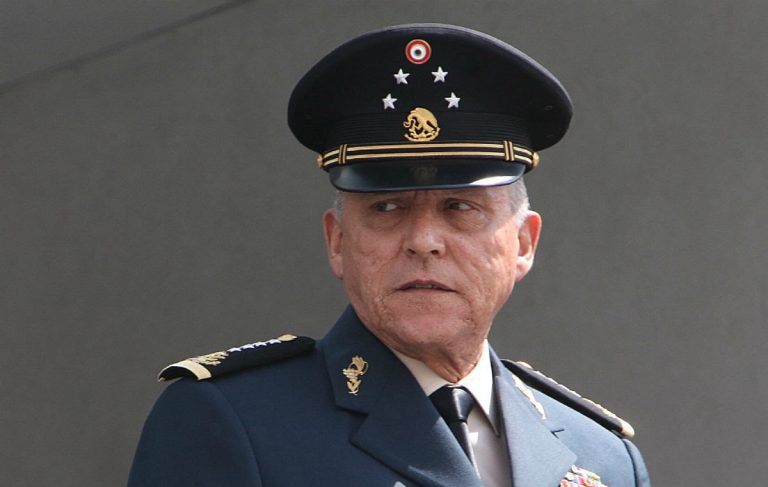 Niega juez libertad bajo fianza a Cienfuegos