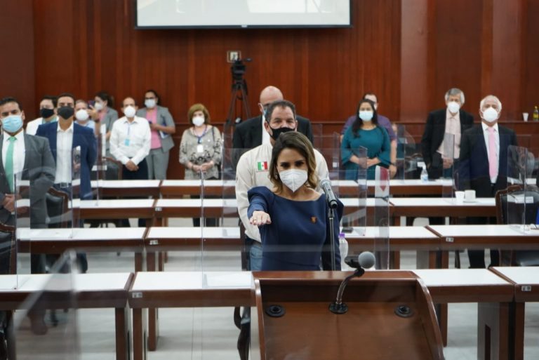 Eligen a esposa de exalcalde, presidenta de Salvador Alvarado