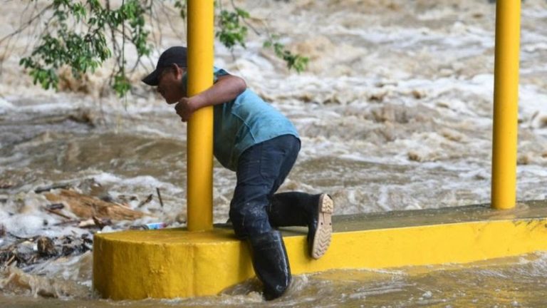 ‘Eta’ avanza como tormenta tropical por Nicaragua y sigue causando inundaciones