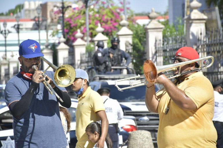 Acuerdan alcalde y músicos investigación por presunto abuso policial