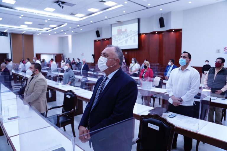 Recriminan diputados a 10 municipios por atraso en valores catastrales