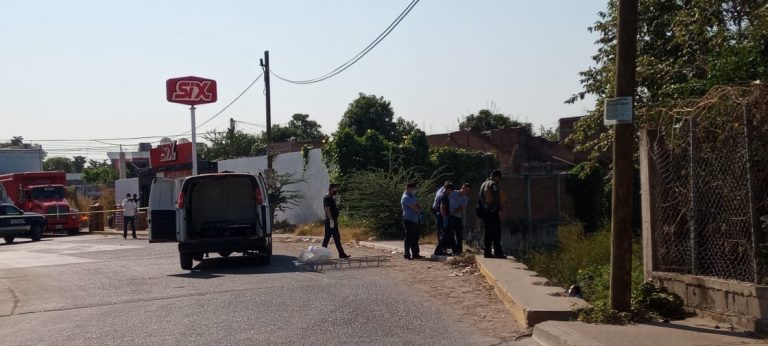 Lo encuentran en arroyo muerto a golpes