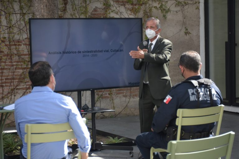 Aplauden a Estrada Ferreiro lucha a favor del peatón