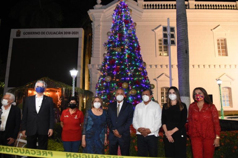 Enciende Culiacán árbol navideño