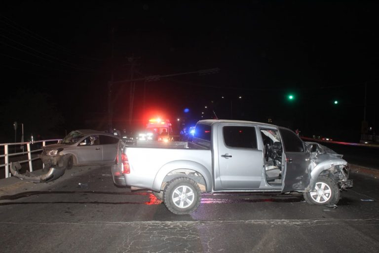 Deja dos muertos choque en canal 7 de Culiacán