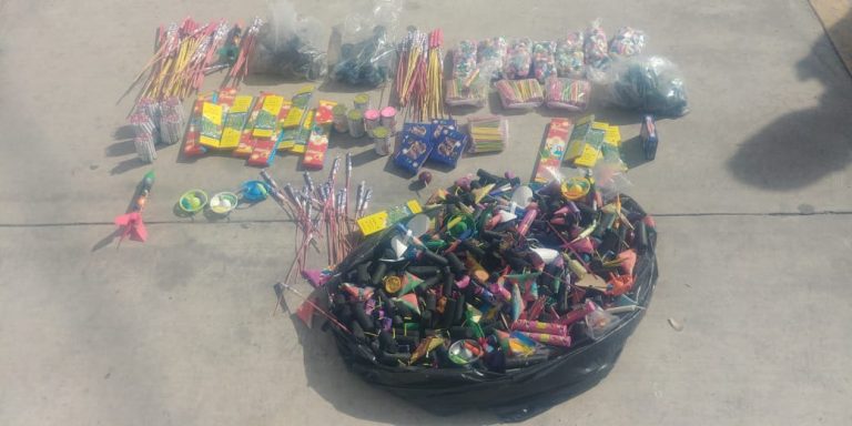 Decomisan en abarrote de Culiacán 15 kilos de pirotecnia