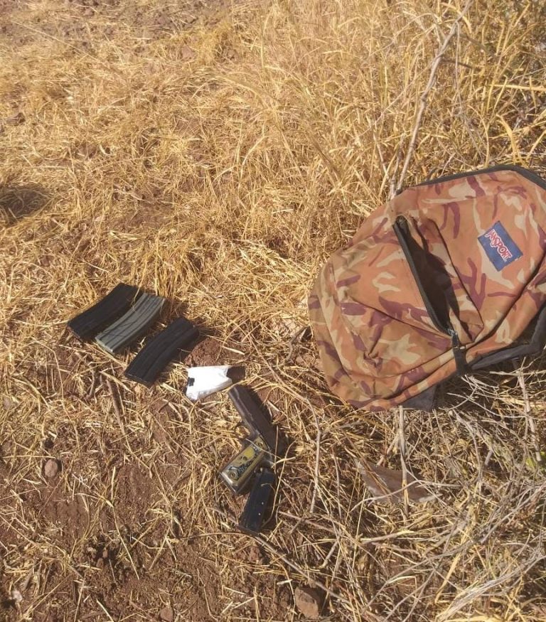 Arma, cargadores y metanfetamina son aseguradas en Guamúchil