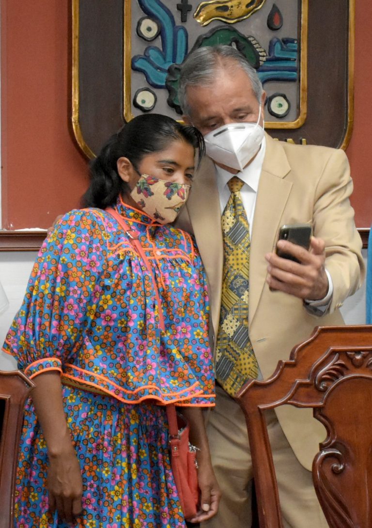 Detallan carrera Lorena Ramírez y su familia 24k