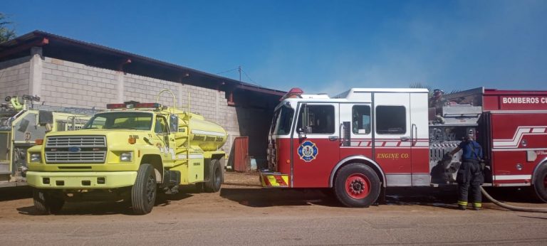 Se incendian mil pacas en La Laguna Colorada