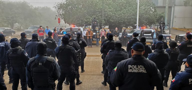 Pide alcalde a policías buena imagen y respeto en diciembre