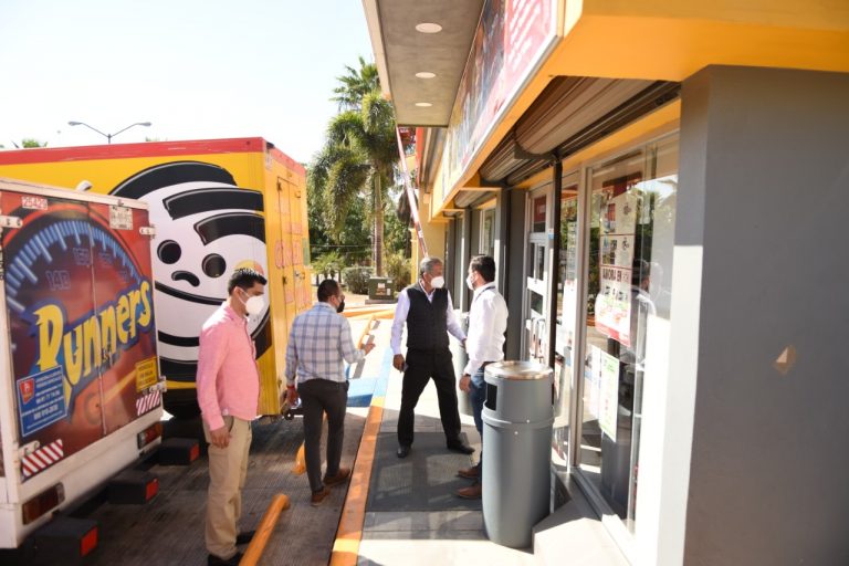 Pega Estrada revisión a tiendas con venta de alcohol