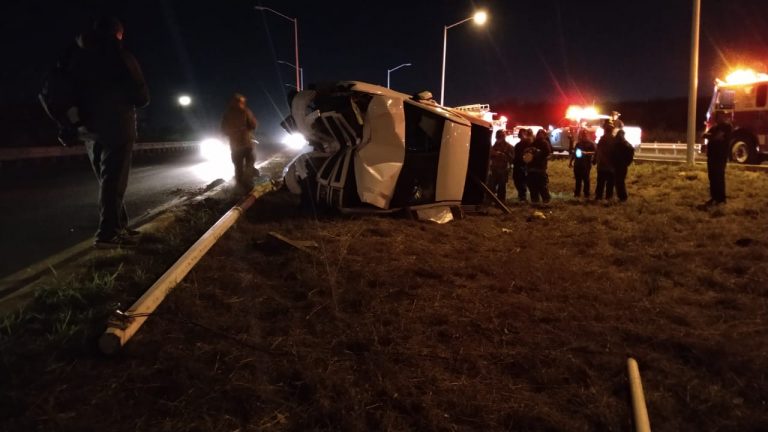 Se impacta contra poste en ‘La Costerita’