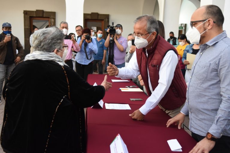 Da Culiacán gratis 165 títulos de propiedad