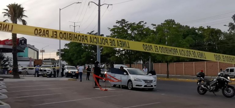 Secuestran a mujer frente a plaza comercial en el Tres Ríos de Culiacán