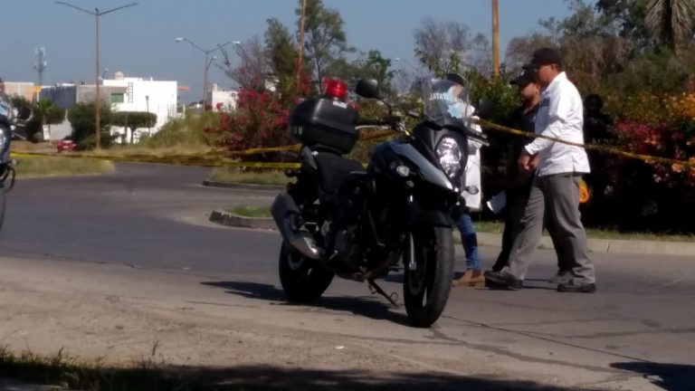 Hallan cadáver envuelto en bolsas negras