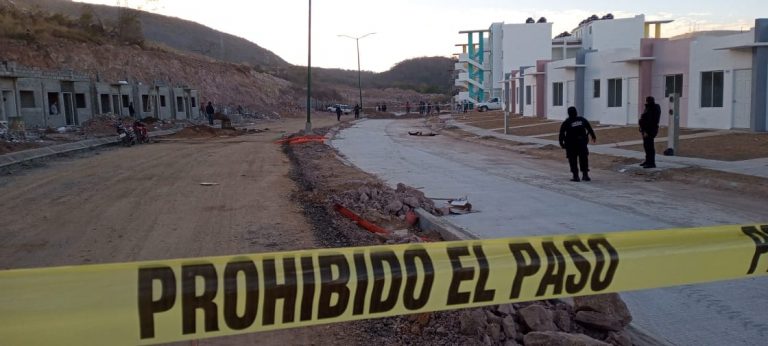 Con golpes hallan cadáver en medio de una calle en Alturas del Sur