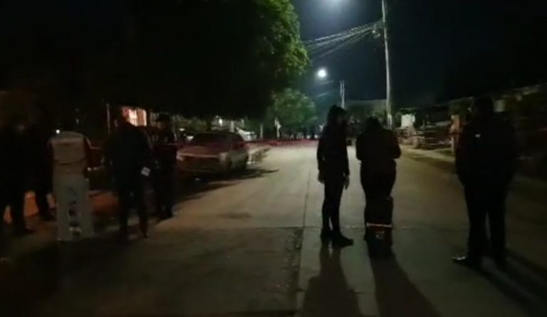 Ejecutan a pareja en presunto asalto a tienda de abarrotes