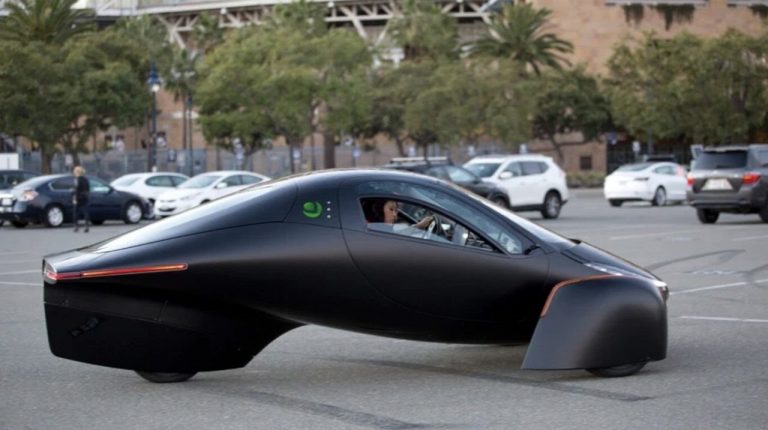 Aptera, el coche eléctrico que ‘no necesita recargarse’