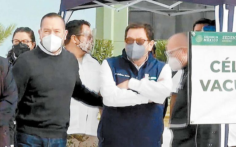 Se cuelan 29 funcionarios en vacunación contra COVID-19 en Coahuila