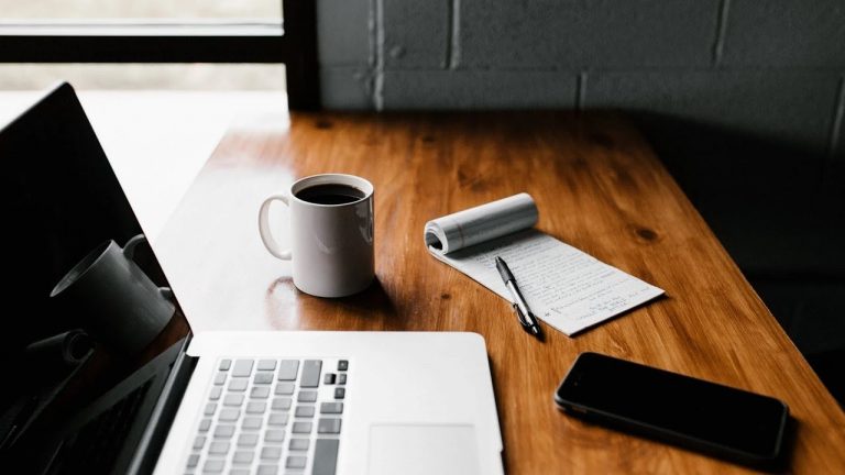 Aprueba Senado que empresas paguen luz e internet por home office