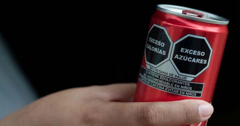 Reitera AMLO que en 2021 subirán el precio de cigarros, refrescos y gasolina