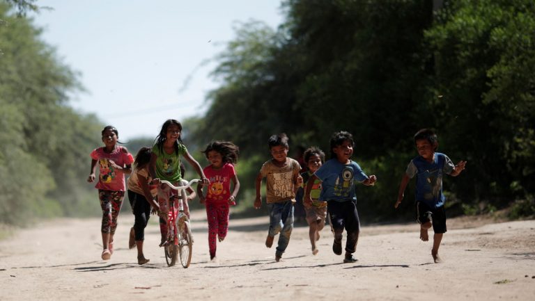 Niña informa por Zoom a su maestra que su propio tío la viola